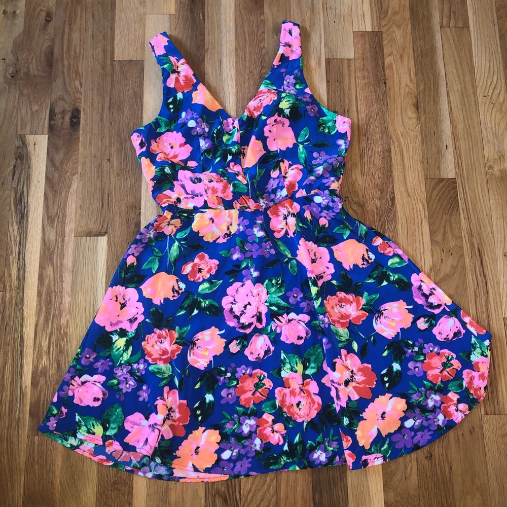 🌸🌺Vibrant Flower Dress 🌸🌺